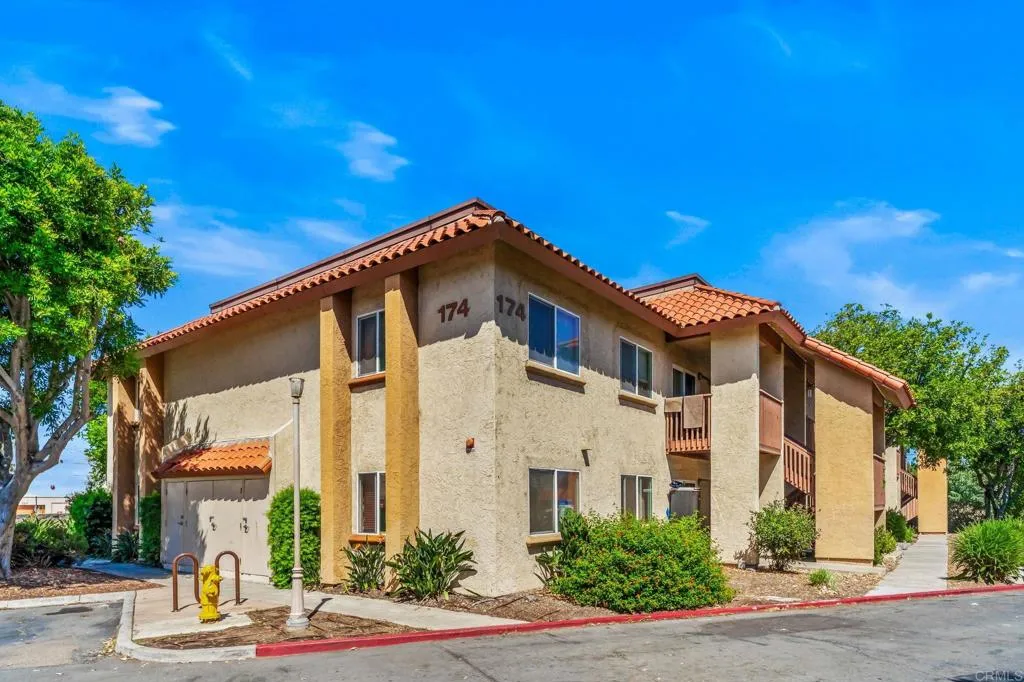 https://cdn.realtyfeed.com/cdn/127/306783461/1456391ca6ce64429e78a3626de11c23.webp