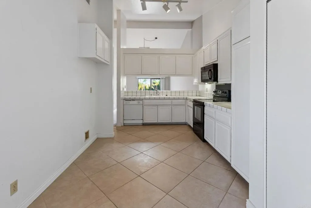 https://cdn.realtyfeed.com/cdn/127/306783466/d9c0e8d09faea21a2d76c239cef35ae2.webp