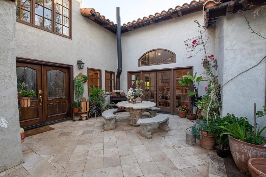 https://cdn.realtyfeed.com/cdn/127/306783496/606c283d1c33e6a3b0b25b0d537d05b9.webp