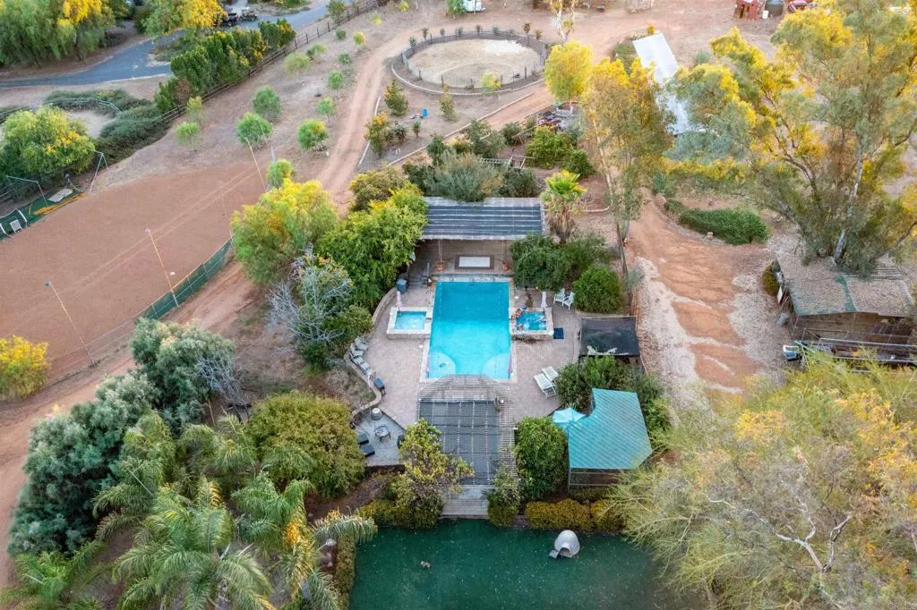 https://cdn.realtyfeed.com/cdn/127/306783496/7bf92e075bc3a540fec6dc95e18ca75d.webp