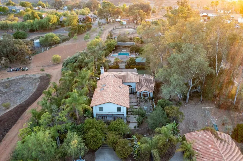 https://cdn.realtyfeed.com/cdn/127/306783496/ff093ac228941b092df5da1966e3445e.webp