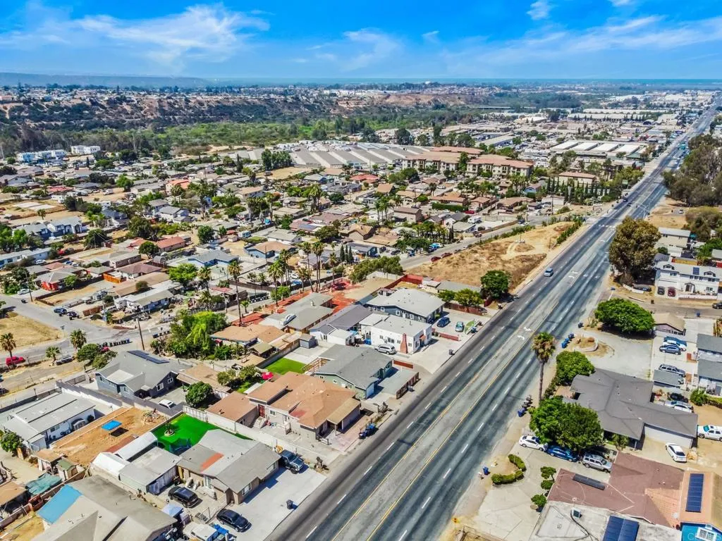 https://cdn.realtyfeed.com/cdn/127/306783505/81ddd19964dc5beba93e239cfd01415e.webp