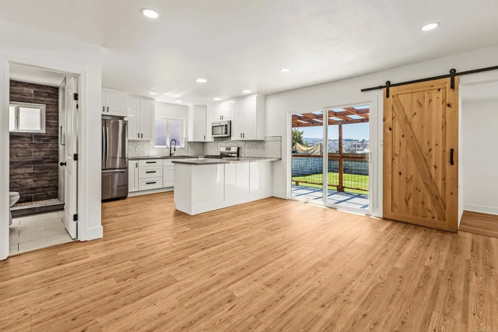https://cdn.realtyfeed.com/cdn/127/306783505/db451653aea48cb1aea13927b987121e.webp