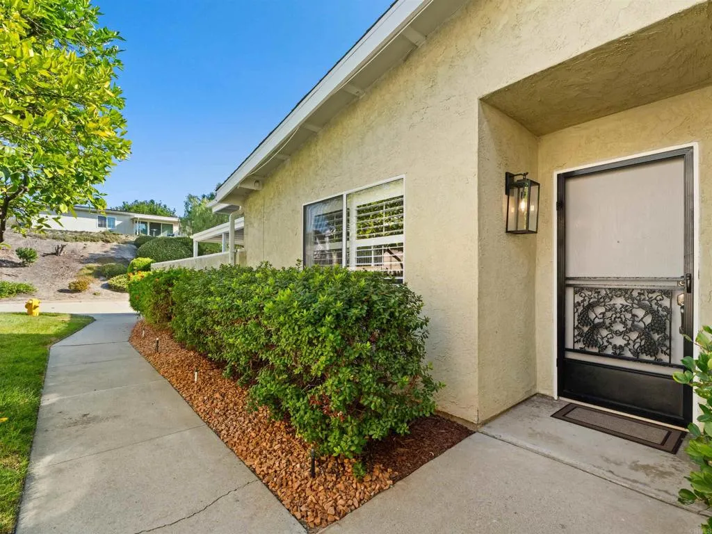 3873 Bay Leaf Way, Oceanside, CA 92057 - Photo 2 of 33, Oceanside, CA