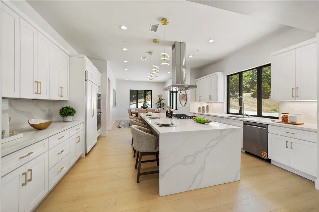 https://cdn.realtyfeed.com/cdn/127/306783659/59fb0e15233832a60b9b1b67800ac80a.webp
