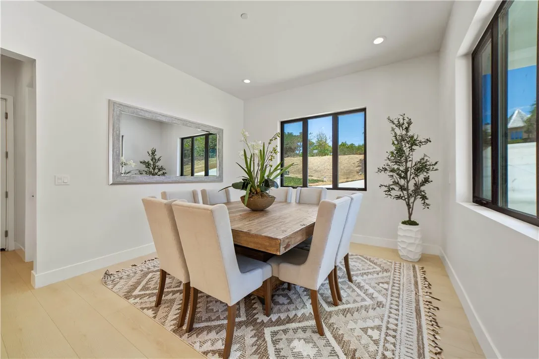 https://cdn.realtyfeed.com/cdn/127/306783659/7dea0b1ad89c4825fd4f8906a0c412ca.webp