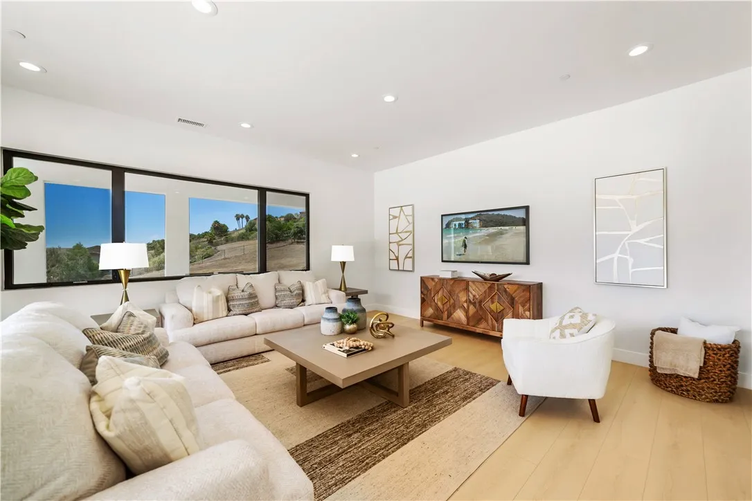 https://cdn.realtyfeed.com/cdn/127/306783659/9e622f496365e986dc2b50e59f758148.webp