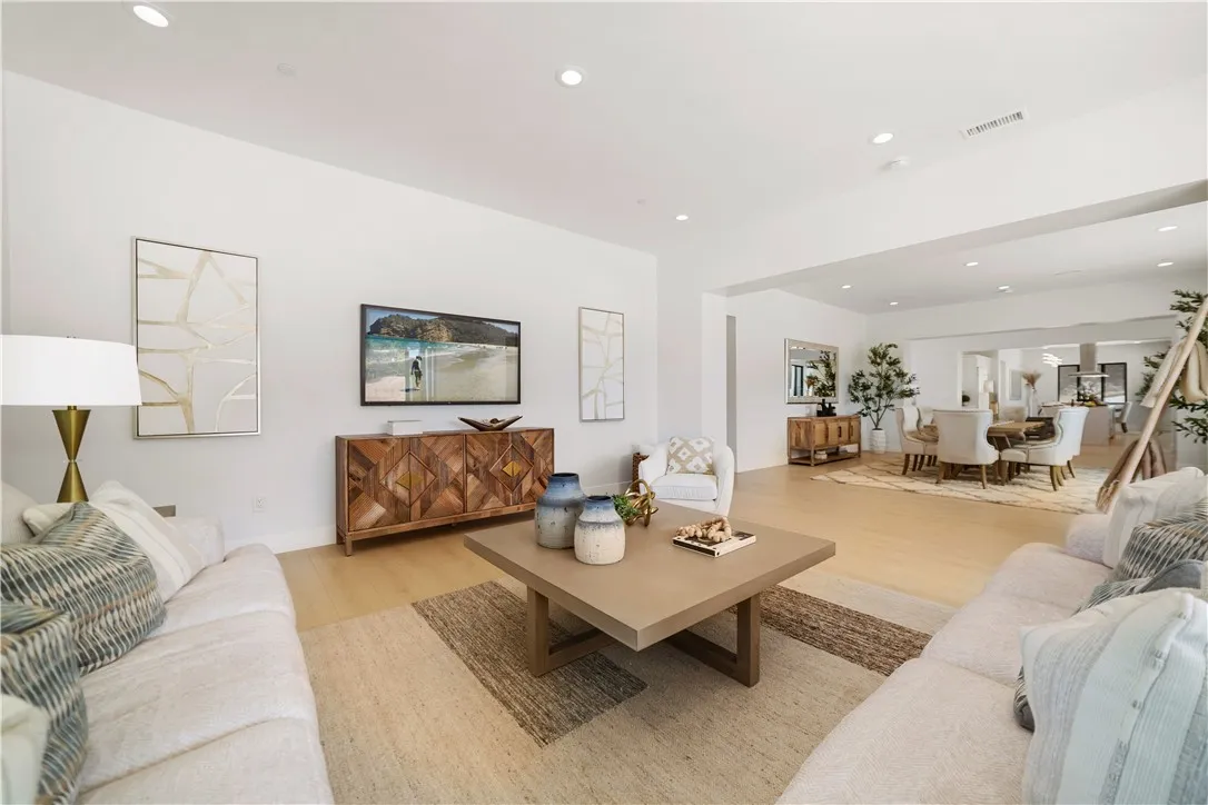 https://cdn.realtyfeed.com/cdn/127/306783659/cc29183c0bfe3a0163bb2ac5ed72e4ca.webp