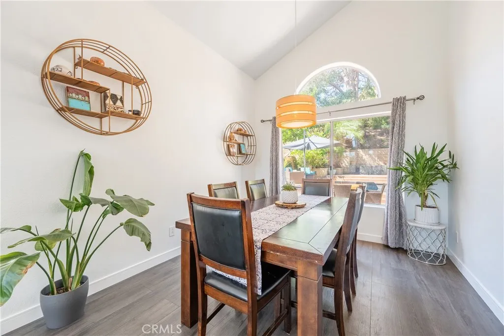 https://cdn.realtyfeed.com/cdn/127/306783672/38db0f9ac1e6db0205a4ad2cd258cfc0.webp