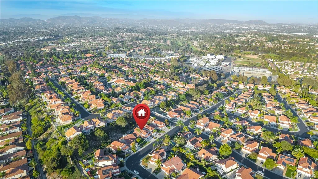 https://cdn.realtyfeed.com/cdn/127/306783672/3f47ce69325e4614950700ac8ed40ed6.webp
