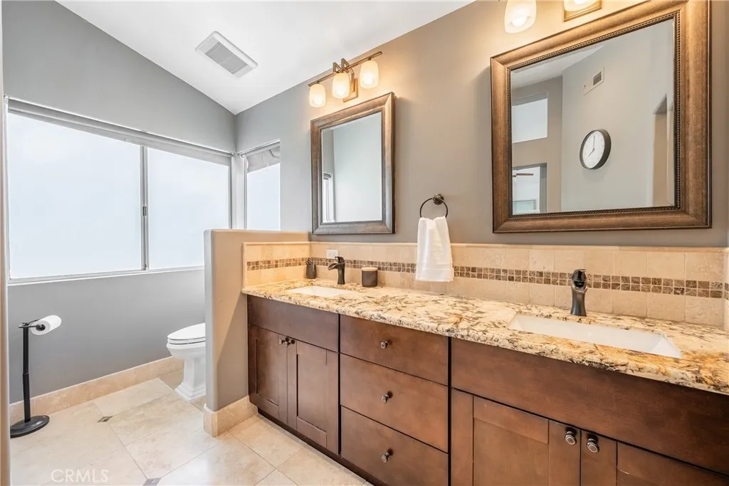 https://cdn.realtyfeed.com/cdn/127/306783672/82cf22e6a58620afe54456fbcfcd6b56.webp