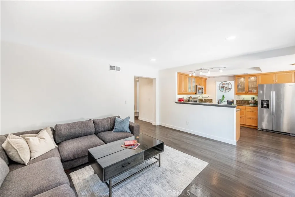 https://cdn.realtyfeed.com/cdn/127/306783672/8fb48e3756e266b86cbce7a60360f914.webp