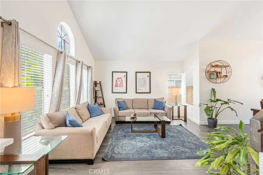 https://cdn.realtyfeed.com/cdn/127/306783672/ba2bafb1f44a427245145212fb4bdde2.webp