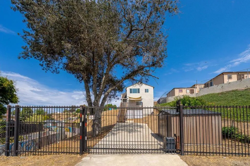 https://cdn.realtyfeed.com/cdn/127/306783679/68f80e4d5b786d720c4d496e61b9cecc.webp
