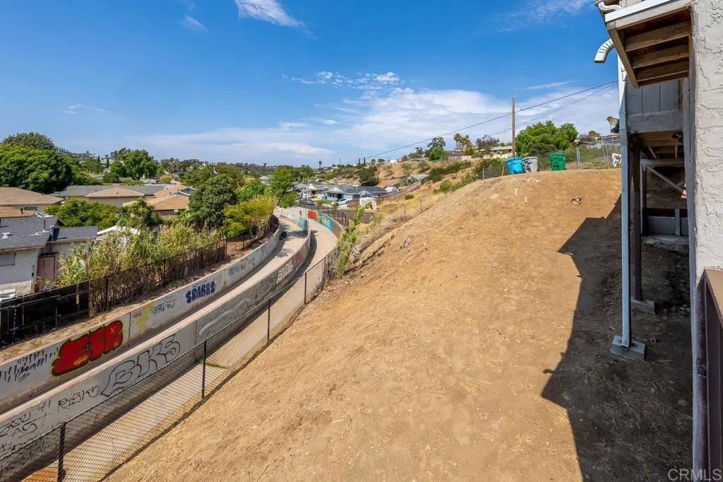 https://cdn.realtyfeed.com/cdn/127/306783679/e142a077257cacb05a57de9fad914856.webp