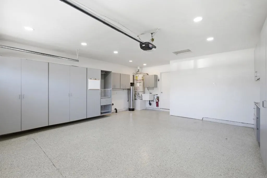 https://cdn.realtyfeed.com/cdn/127/306783723/8f960b7d05879ee4abac68cce984b808.webp