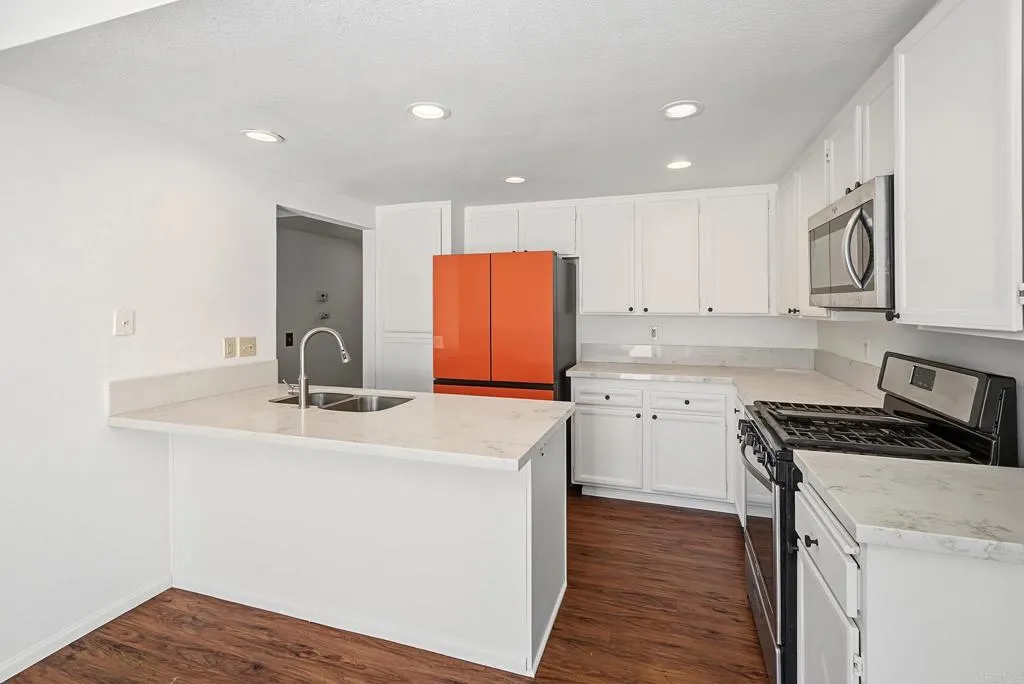 https://cdn.realtyfeed.com/cdn/127/306783745/1194a44001e73df60c4a609a8823cde5.webp