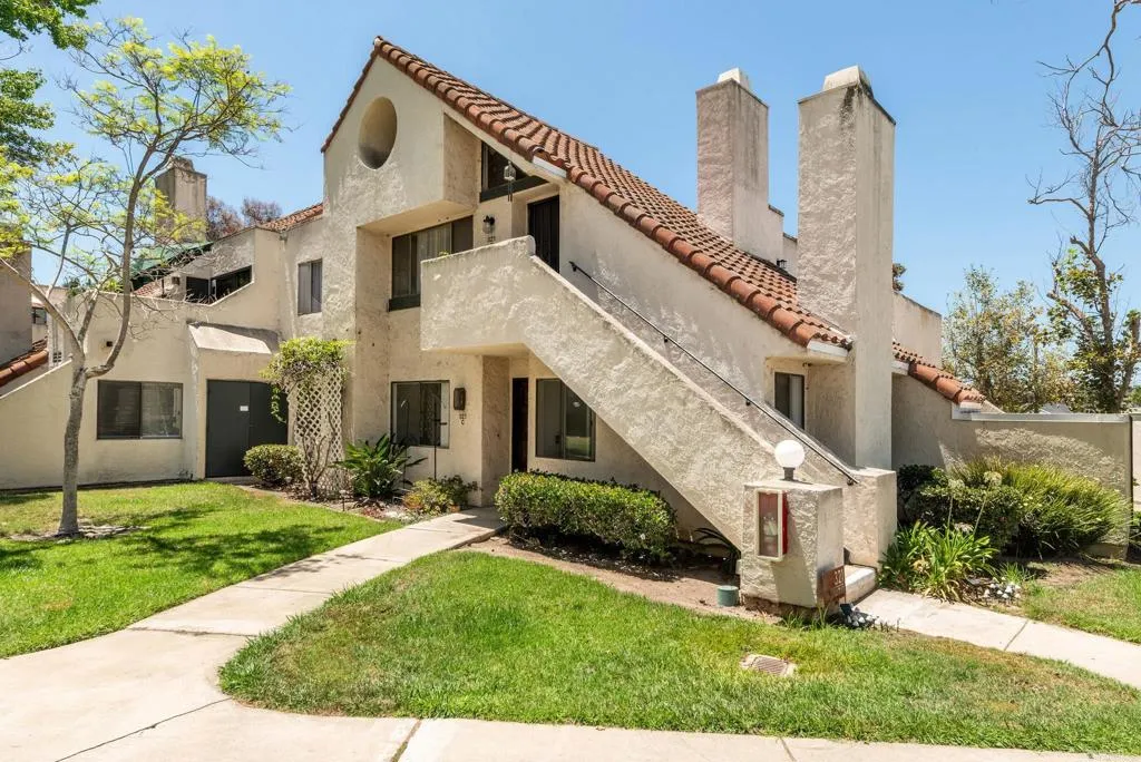 321 N Melrose Unit C, Vista, CA 92083 - Photo 4 of 35, Vista, CA