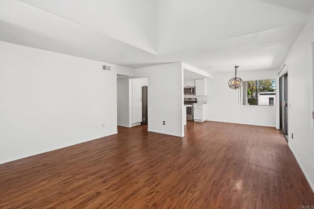 https://cdn.realtyfeed.com/cdn/127/306783745/929cefe26142bc113bb77ba6ab9d3371.webp