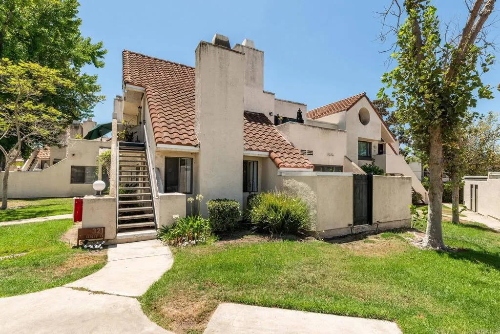 321 N Melrose Unit C, Vista, CA 92083 - Photo 5 of 35, Vista, CA