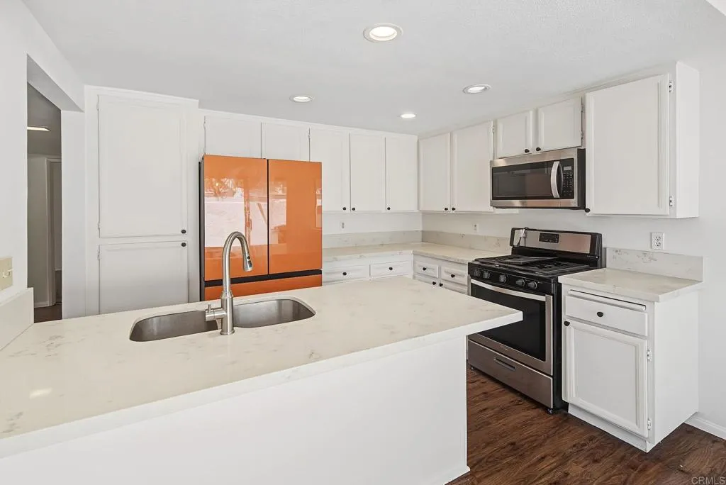 https://cdn.realtyfeed.com/cdn/127/306783745/b937b7113158826a9460d0fc2daf69a7.webp