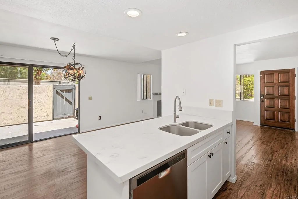 https://cdn.realtyfeed.com/cdn/127/306783745/d57c1f2679275947691a1ff6c6215534.webp