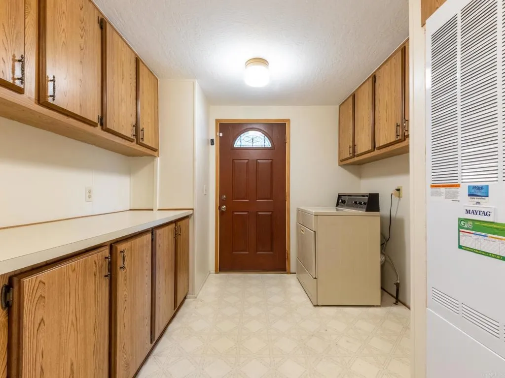 https://cdn.realtyfeed.com/cdn/127/306783746/12d6f1730e7fe650351fb811c7fe804a.webp