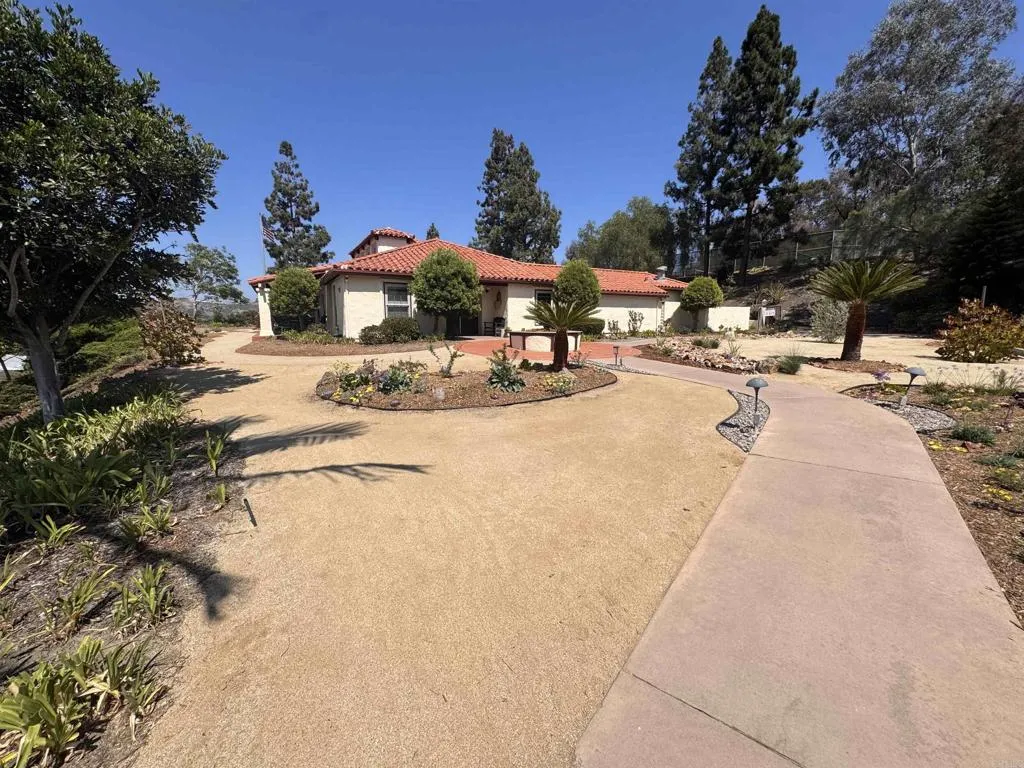 https://cdn.realtyfeed.com/cdn/127/306783746/90c3d3a8d9813e03cda39565106c23d6.webp