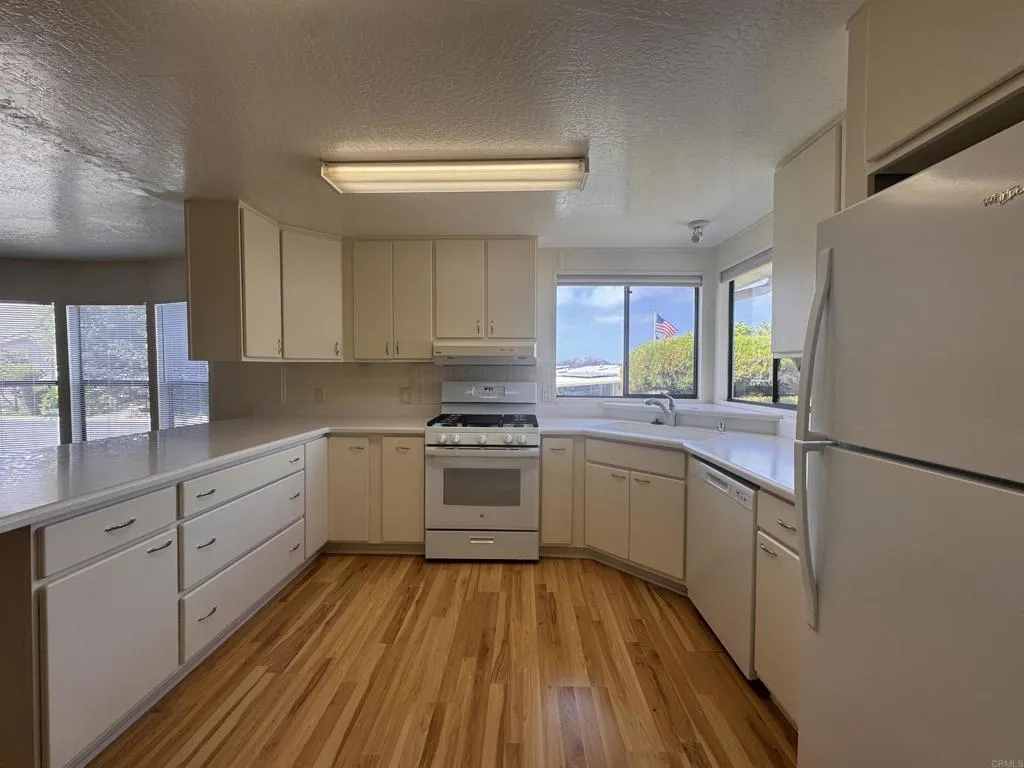 https://cdn.realtyfeed.com/cdn/127/306783746/9f5d457d72654d3a41e8b3888e9d0cd4.webp
