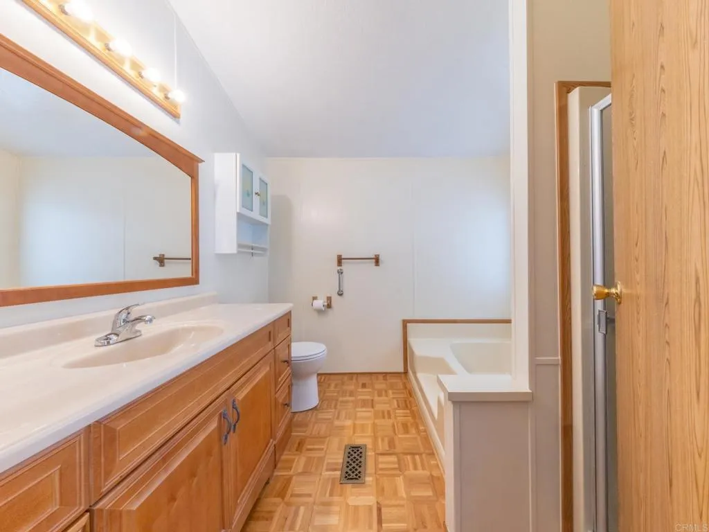 https://cdn.realtyfeed.com/cdn/127/306783746/f21b97d7966437309eb3b4e9406303dd.webp