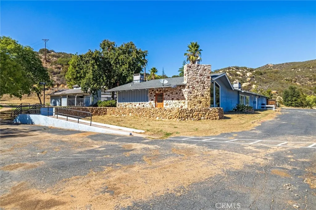 https://cdn.realtyfeed.com/cdn/127/306783752/0f45fd3fecda78b75ee350196db91c71.webp