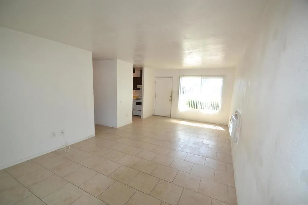 https://cdn.realtyfeed.com/cdn/127/306783795/847c2800fe10e012ee1233157a41d2b3.webp