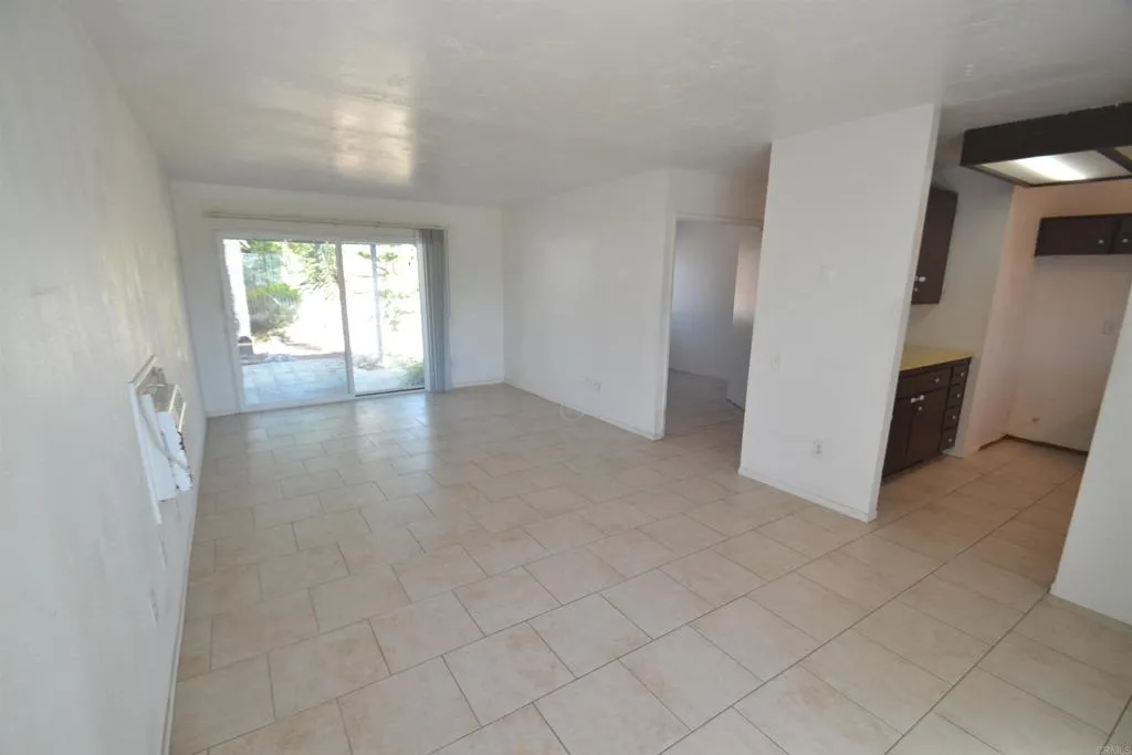 https://cdn.realtyfeed.com/cdn/127/306783795/d3cbb8484a859bd2c19b283fef135bc2.webp
