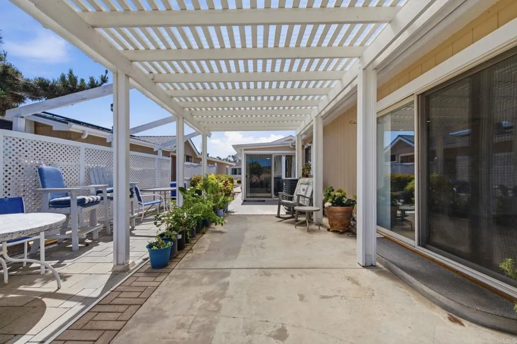 https://cdn.realtyfeed.com/cdn/127/306783799/720e2b8b1a26d21f72eae2663fbc7be4.webp