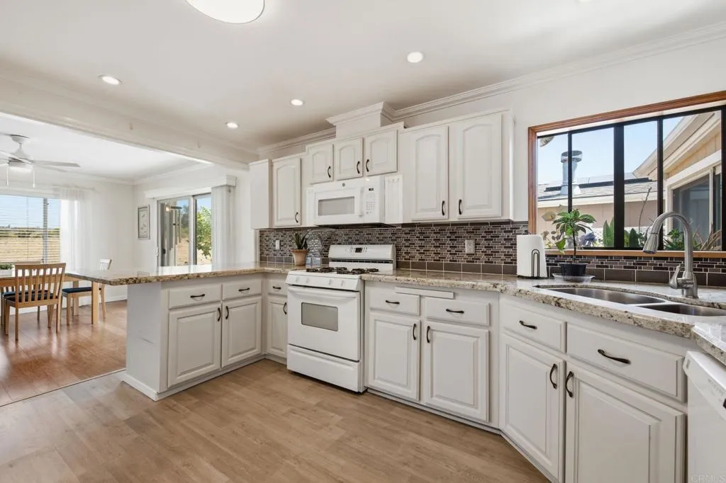 https://cdn.realtyfeed.com/cdn/127/306783799/9a02a96b90644396c93c4b0cf30f0307.webp