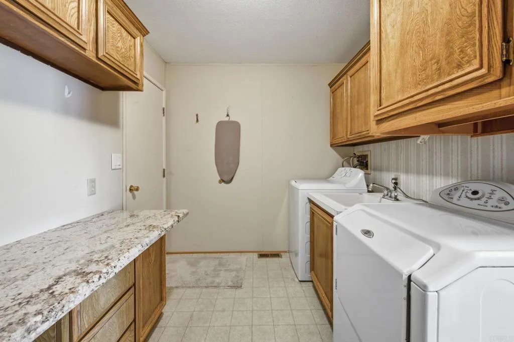 https://cdn.realtyfeed.com/cdn/127/306783799/ea333dbc71ff25cba25cb3507153a0c2.webp