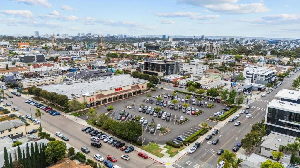 https://cdn.realtyfeed.com/cdn/127/306783851/a5e3a1a4d0c32d5943a52c893e6196e7.webp
