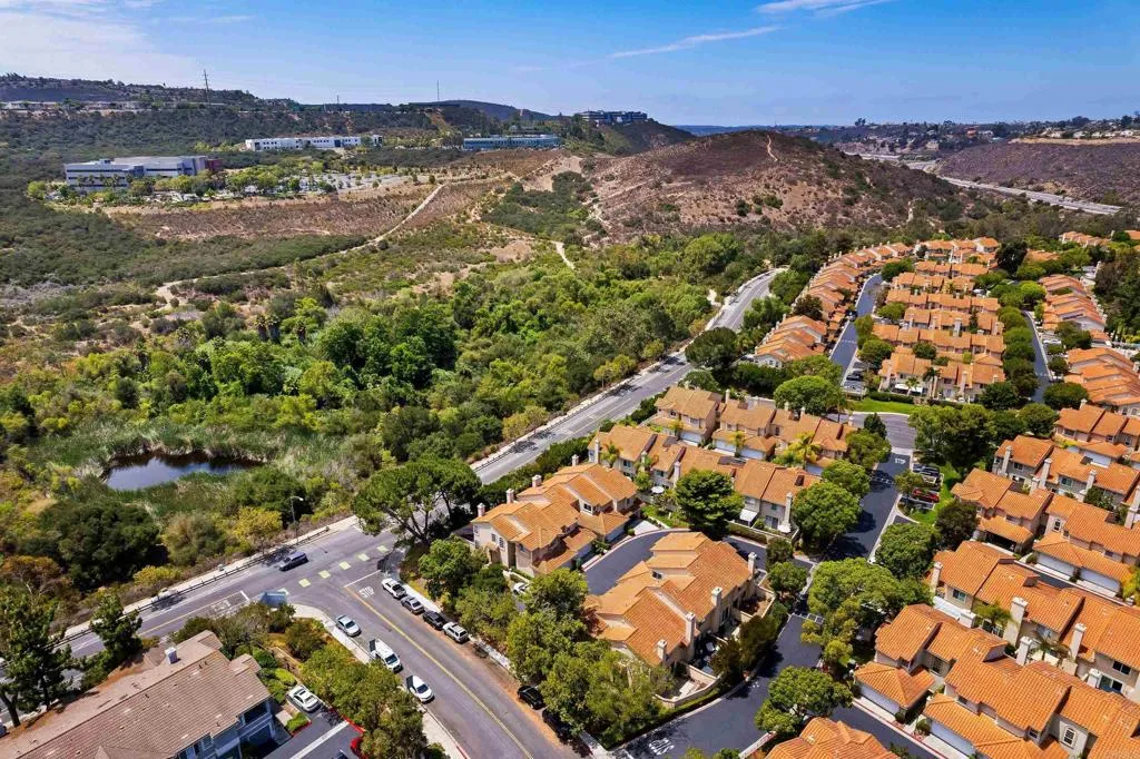 https://cdn.realtyfeed.com/cdn/127/306783875/8c800a99dc5db7c59ca41e49ec793e5e.webp