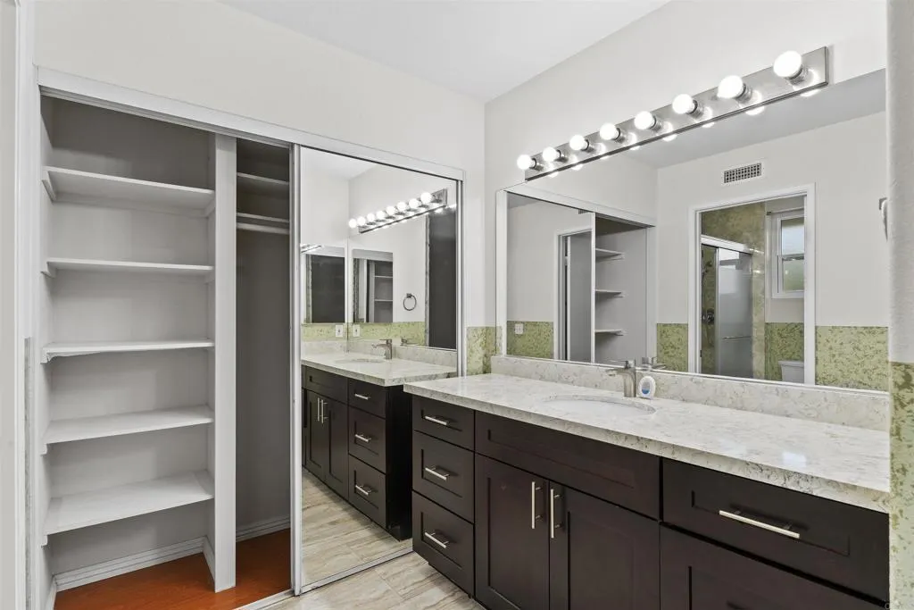 https://cdn.realtyfeed.com/cdn/127/306783875/f4aca9d435dbe794fa3169a5c5581b03.webp