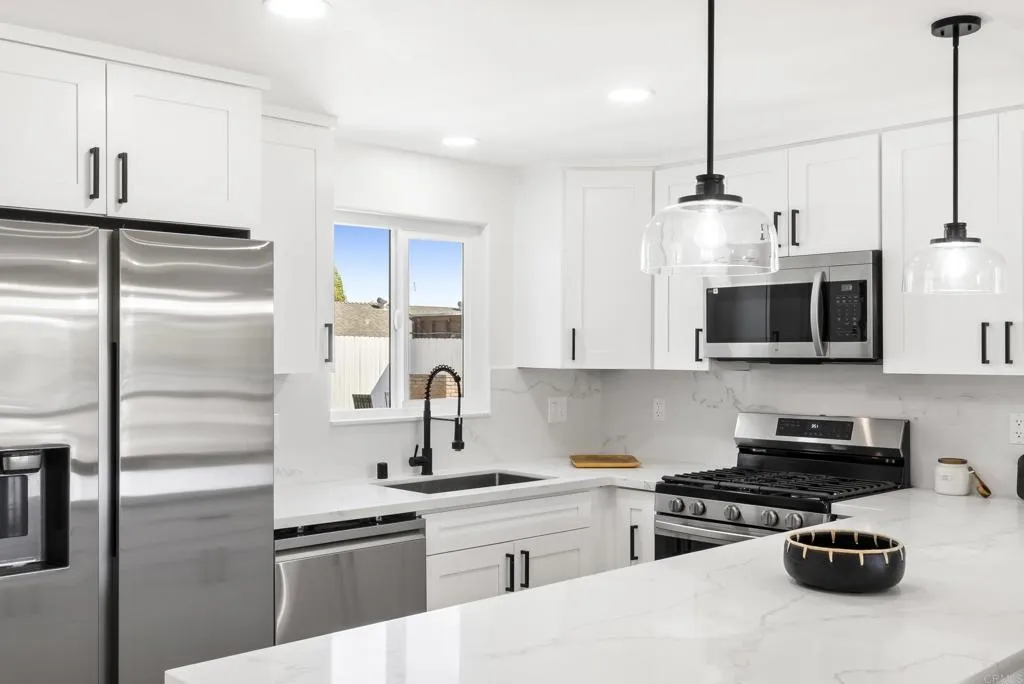 https://cdn.realtyfeed.com/cdn/127/306783940/2f47a1830ce2608c558afed408a41dc3.webp