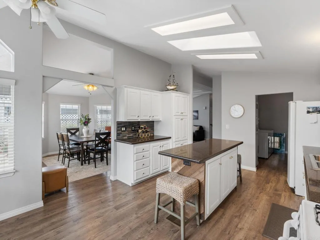 https://cdn.realtyfeed.com/cdn/127/306784046/7102bb7ccc09e9e49f858f84cf658d45.webp