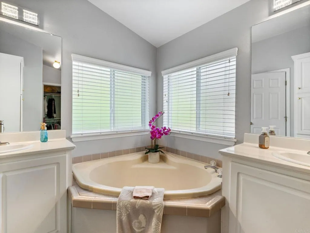 https://cdn.realtyfeed.com/cdn/127/306784046/dfd7bc69a6771686d08ac592972bdb90.webp