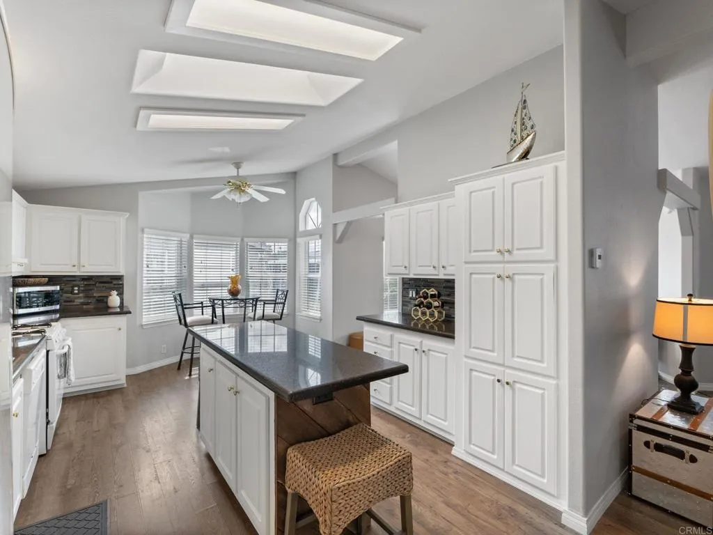 https://cdn.realtyfeed.com/cdn/127/306784046/f93d7f2295eed457414c327c8be4ded5.webp