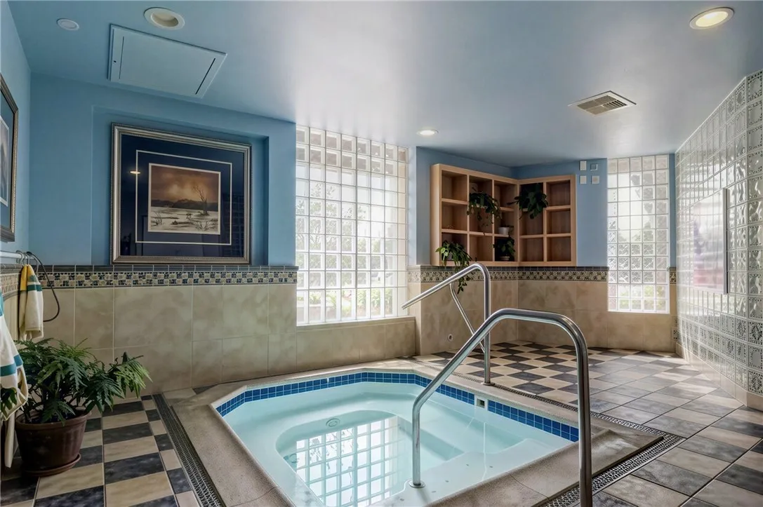 Photo #33: TR26168538 Listing: Photo #33