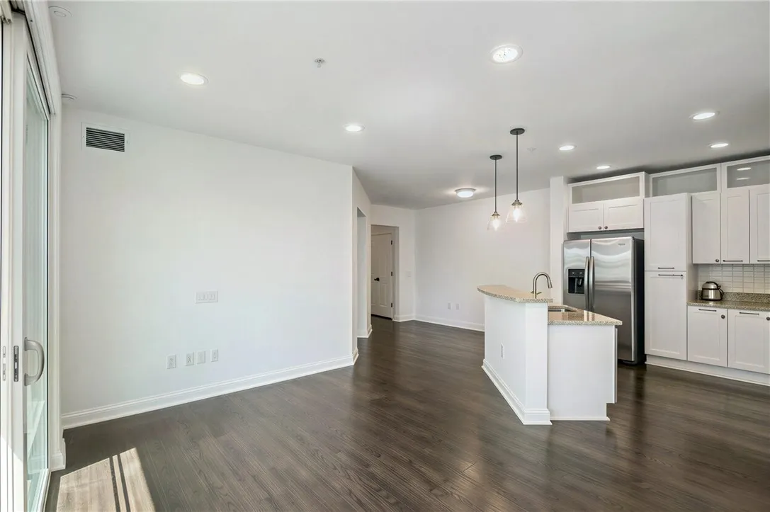 Photo #8: TR26168538 Listing: Photo #8