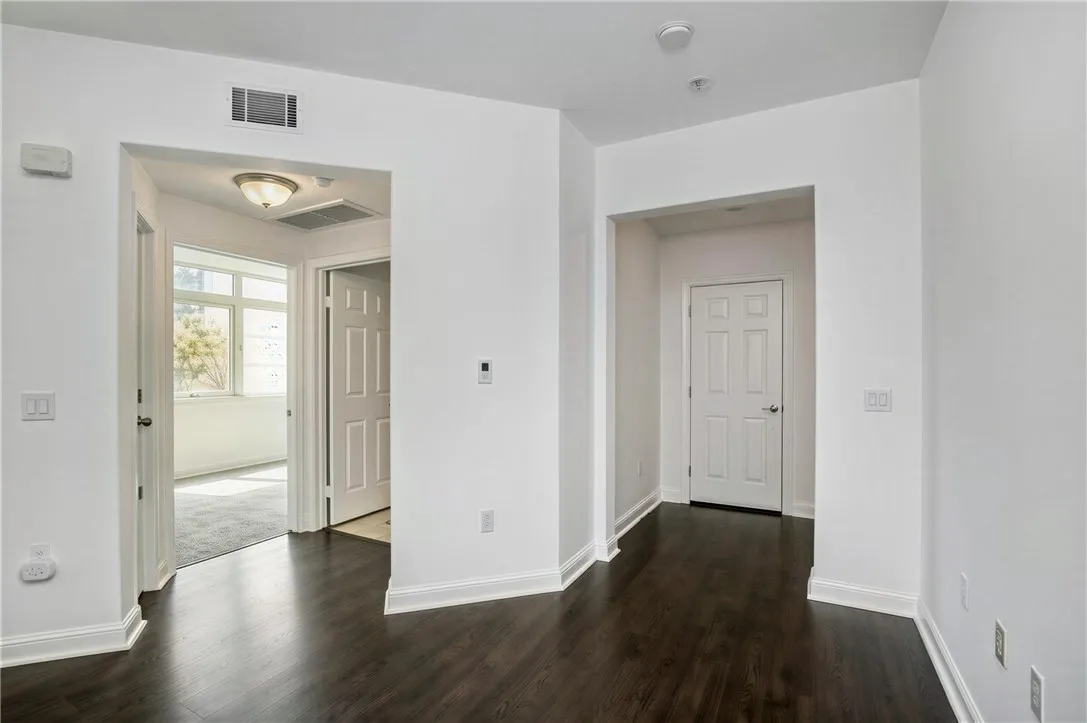 Photo #6: TR26168538 Listing: Photo #6