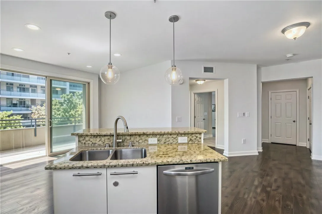 Photo #13: TR26168538 Listing: Photo #13