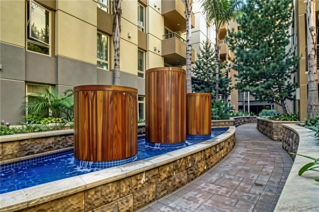 Photo #27: TR26168538 Listing: Photo #27