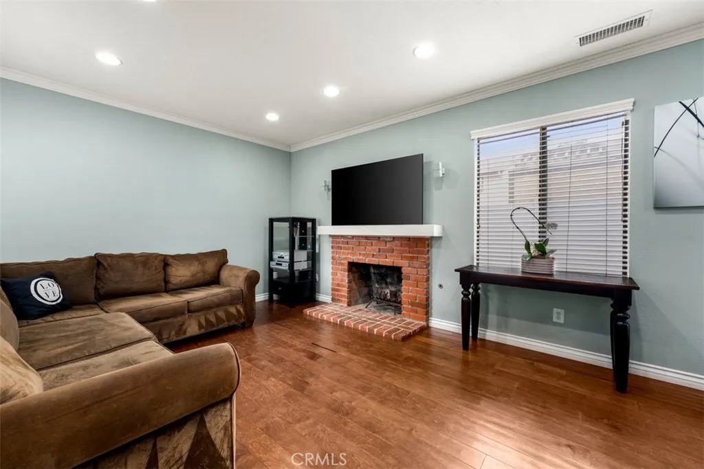 939 W 19th