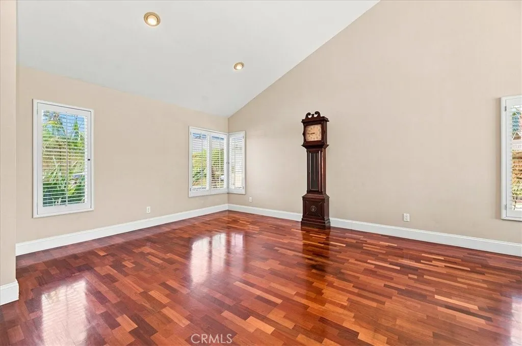 https://cdn.realtyfeed.com/cdn/127/306784191/6bca977edde19306e1fa625d018029d9.webp